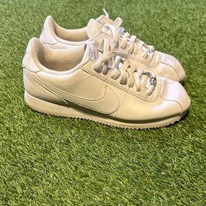 Vintage Nike Cortez Triple White  Casual Sneakers 2016 Size 9